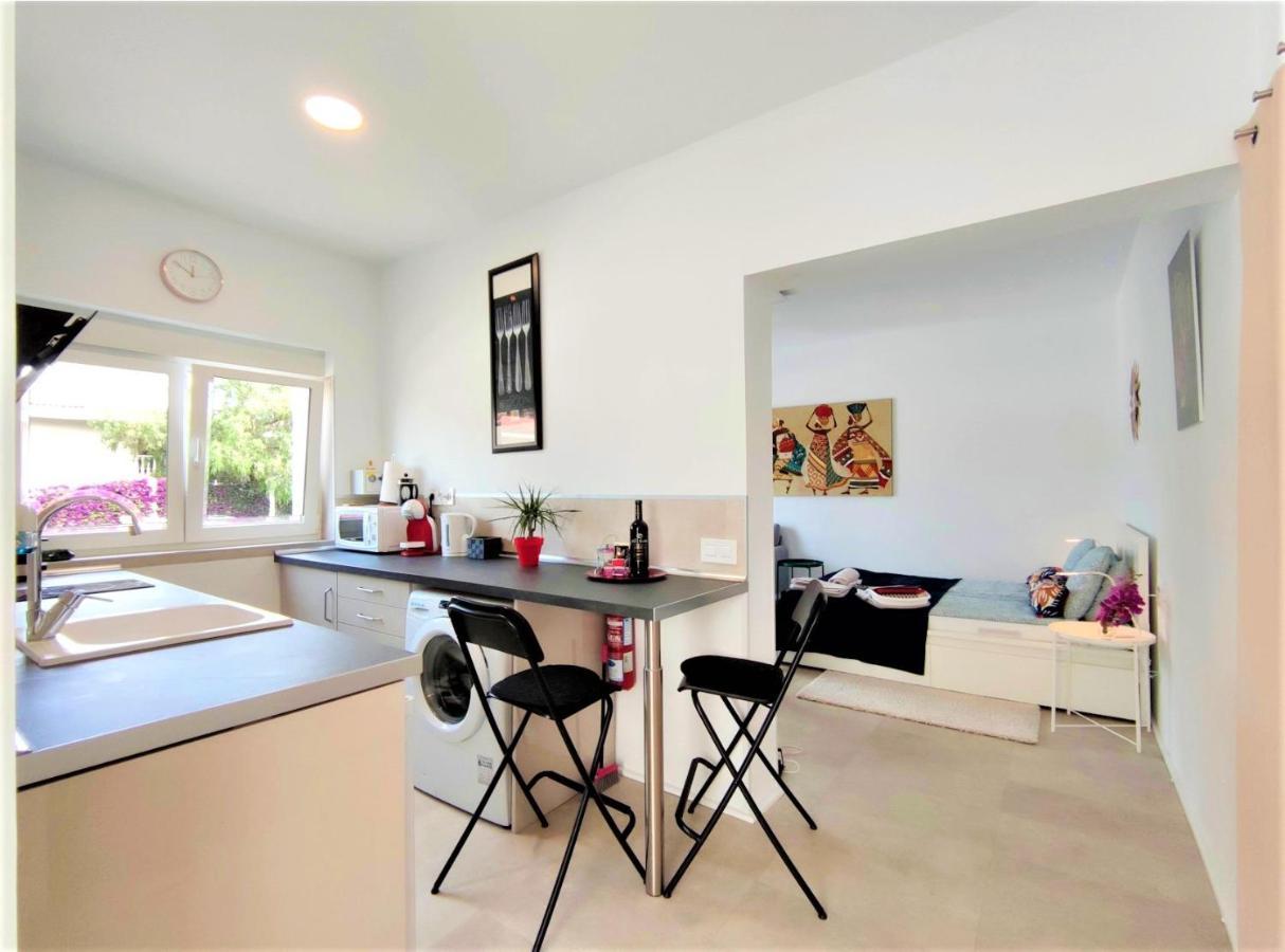 Fantastico Ruhige Top-lage, Balkon Oder Terrasse, Gratis Parkplatz & Klimaanlage, Ideal Fuer Paare Und Alleinreisende Appartement *