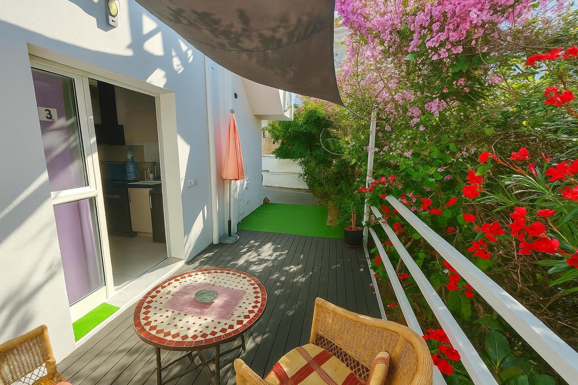 Appartement Fantastico Ruhige Top-lage, Balkon Oder Terrasse, Gratis Parkplatz & Klimaanlage, Ideal Fuer Paare Und Alleinreisende *